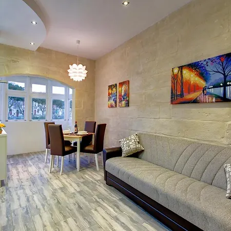 Charming Seafront House In Kalkara * Birgu