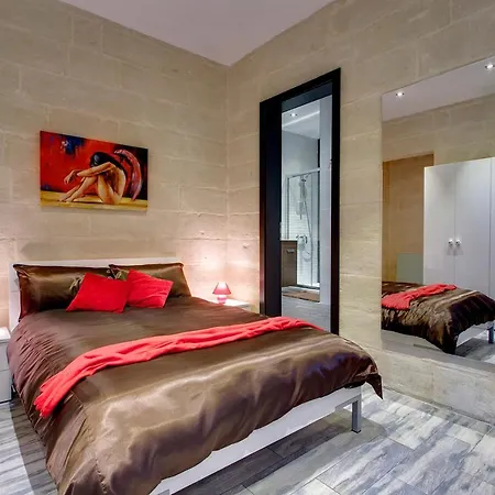Charming Seafront House In Kalkara Daire Birgu