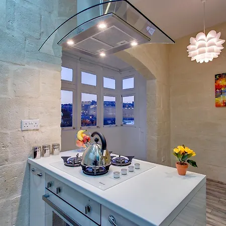Charming Seafront House In Kalkara * ビルグ