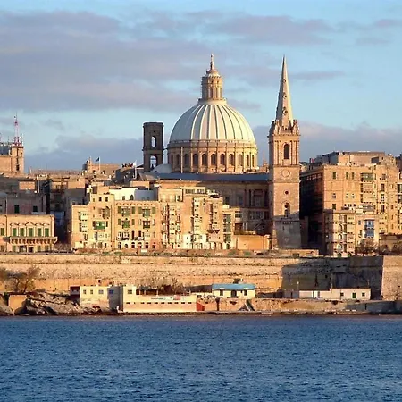 Charming Seafront House In Kalkara ビルグ